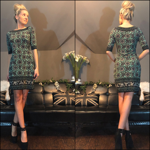 Sophia Max Dresses & Skirts - Sophia Max Green Medallion Pattern Dress